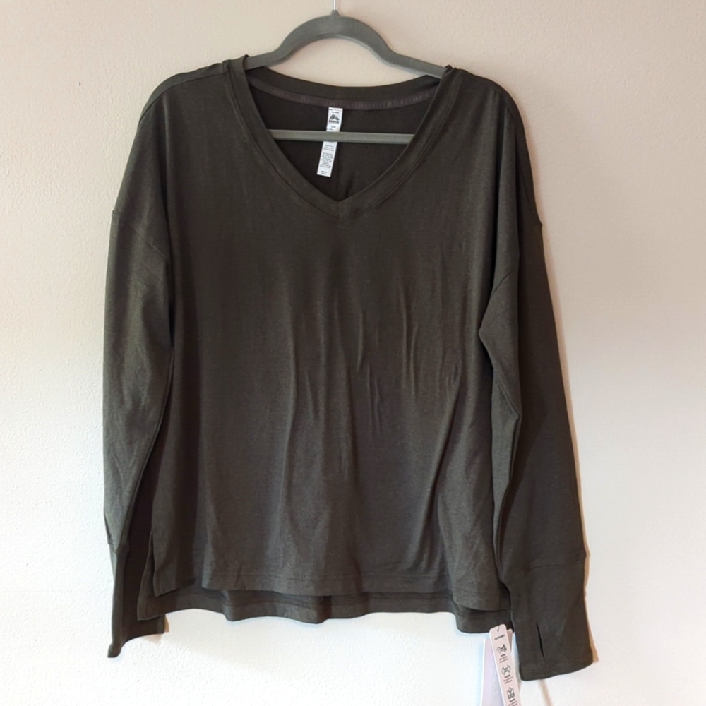 NWT RBX active top